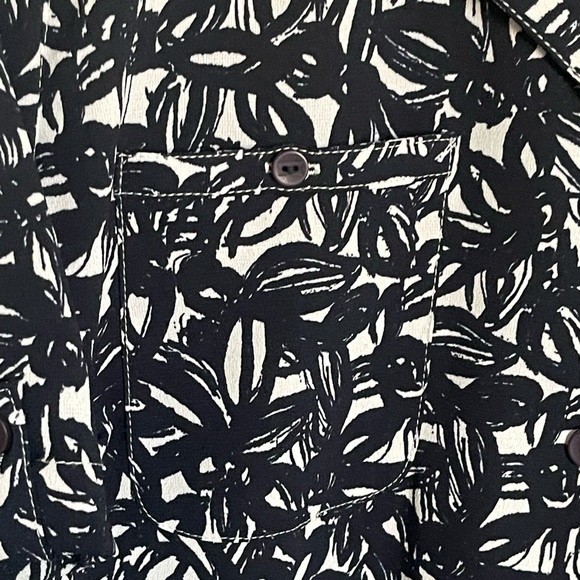 Koret Navy Blue White Floral  Print  Button Up V Neck Size M - Picture 4 of 10